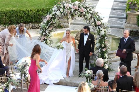 Sylvie meis die besten fotos der hochzeit glonaabot. Sylvie Meis: Sie zeigt Brautkleid Nummer Fünf | GALA.de