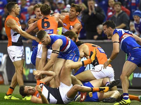 Additionally, those with a watch afl subscription can stream any 2020 afl match live (outside of australia). AFL finals, GWS Giants vs Western Bulldogs: Toby Greene ...