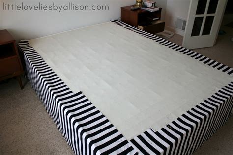 If you want the ruffled look and storage cover of a real bed skirt without the sewing, you can simply pin some fabric in place. ...Sewing For Life...: tutorial: easy DIY bed skirt