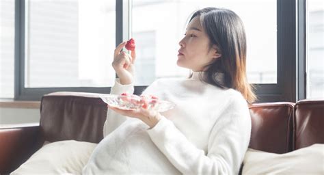 For most women, pregnancy food cravings fall into just a few categories: Is it normal not to have food cravings during pregnancy ...