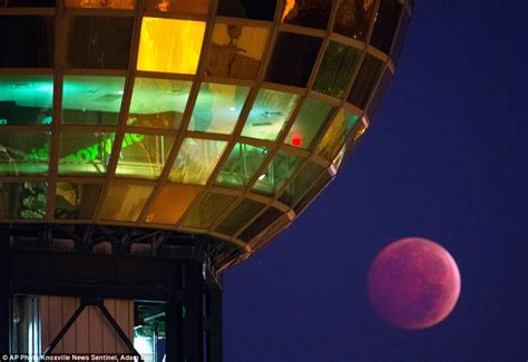 Maybe you would like to learn more about one of these? Foto-foto gerhana bulan merah di berbagai negara - SIMOMOT