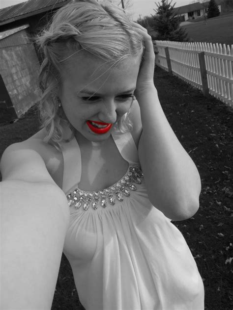 A blog about hair color, confidence, and feeling beautiful. Noelle Elizabeth's Blog: Blonde Hair, Red Lips.. Reminds ...