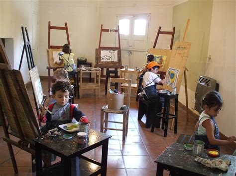 Artículos de dibujo y pintura para los miembros, vídeos y otros contenidos que se publicarán en este apartado. la ventolera espacio de arte: Talleres de Arte 2010