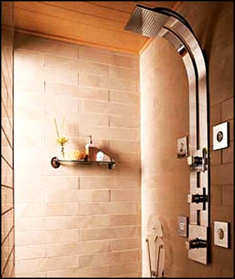 Umumnya, letak kamar mandi pada bagian belakang dalam rumah dan bersebelahan dengan dapur sehingga banyak orang yang cenderung mengabaikannya. 50 Desain Kamar Mandi Shower Rumah Minimalis | RUMAH IMPIAN