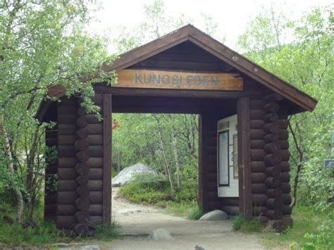 Kungsleden (king's trail) is a hiking trail in northern sweden, approximately 440 kilometres (270 mi) long, between abisko in the north and hemavan in the south. Hike Kungsleden trail • Lapland • Map