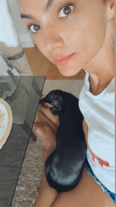 Check spelling or type a new query. Em Portugal, Kelly Key se reencontra com cachorro que ...