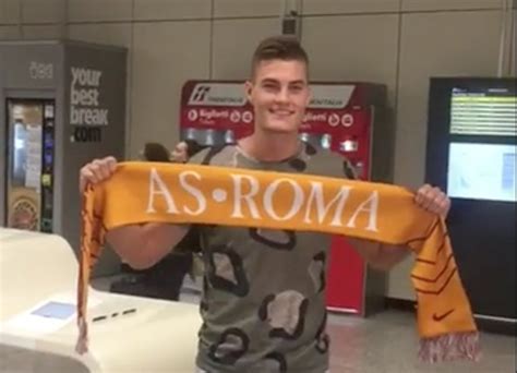 Ariva patrik schick, viè qui a trigoria, che è 'na bomba da mercato grossa. OFICIAL: Patrik Schick cinco anos na Roma