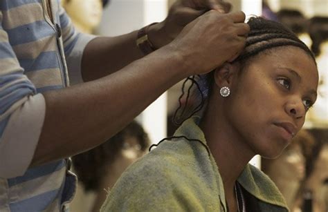 It was recommended to me through a friend. Lady's hair turns into snake at a salon » GHFace.com