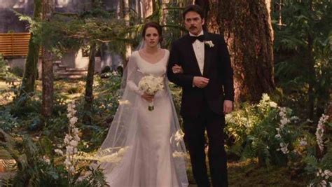 Twilight wedding dress bella swan. twilight wedding flowers | Twilight wedding dresses, Bella ...