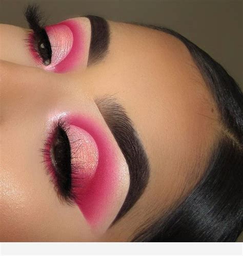 Pink eyeshadow look for valentine'smakeup look (i.redd.it). Bright pink smokey eye in 2020 | Eyeshadow makeup ...