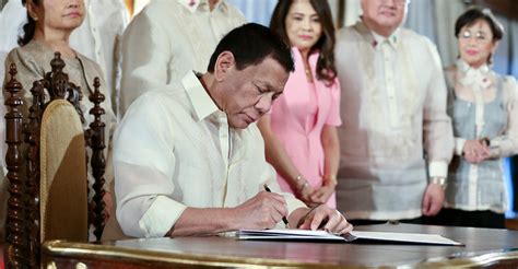 It is hot subject and some speculate that employers can be investigated and prosecuted if they dismiss staff who are. Duterte signs law giving Filipina moms 105 days paid leave