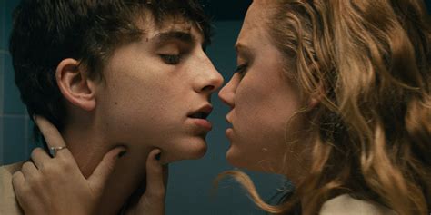 With timothée chalamet, maika monroe, alex roe, emory cohen. "Hot Summer Nights" Review