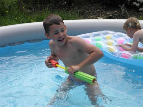 Imati bazen u dvorištu se nekada smatralo lukszom. bazén :-) - hecla - album na Rajčeti