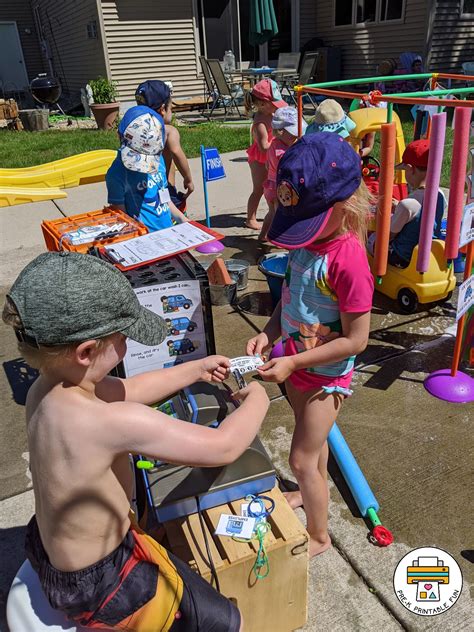 The nation's largest carwash company saw its mister car wash, headquartered in tucson, arizona, operates over 340 car washes nationwide, with hospitality is at the core of what we do, most people don't expect that in a car wash, he said. Car Wash Dramatic Play Pack