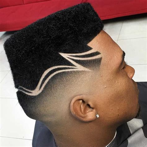 With more contrast on the sides, the high fade starts near the top of the head and accentuates the styling of the hair on top. Boxerschnitt mit Übergang - Der Klassiker liegt wieder im ...