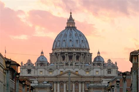 Redazione 29 giugno 2020 10:52. Basilica di San Pietro a Roma - Storia e info per la ...