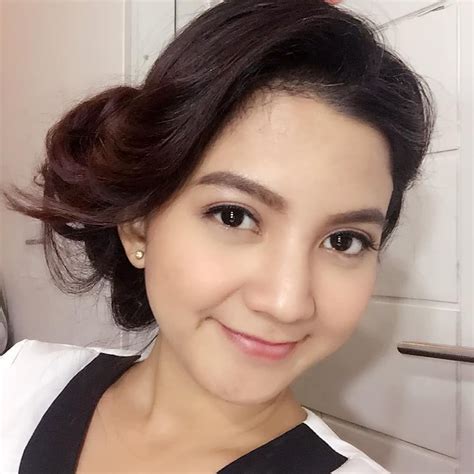 Untuk memenuhi hal tersebut dibutuhkan sumber daya manusia yang mampu bekerja dengan baik dan berkualitas. Talent Iklan Bank Manditi : 12 Artis Termahal Yang Pernah ...