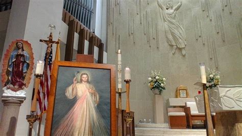 Pray along with the chaplet of divine mercy, filmed at the national shrine of the divine mercy in stockbridge, massachusetts. 3 PM DIVINE MERCY CHAPLET 5/25/20 - YouTube