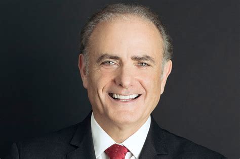 Macron, der eine hotelfachschule im département drôme besucht hatte, wurde. APEX Will Honor Air Canada President & CEO Calin Rovinescu ...