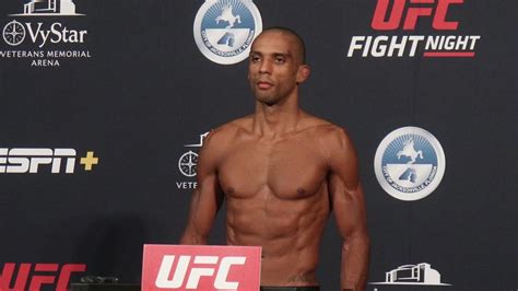Viimeisimmät twiitit käyttäjältä edson barboza (@edsonbarbozajr). Edson Barboza weighs-in on point for featherweight debut ...