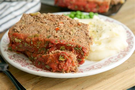 I love a corner piece, because the topping caramelizes and tastes so yummy and sweet. Grandma's Meatloaf Recipe 2Lbs : Best Classic Meatloaf ...
