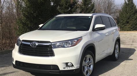 It reduces dust and debris entering through the ventilation. (2014-2019) Toyota Highlander Engine & Cabin Air Filter ...