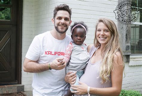 Cuck hubby watches bull bust 283 min. Watch Heartwarming Moment When Thomas Rhett's Baby ...