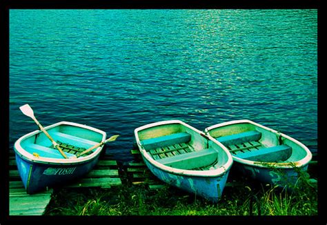 Yeah, i love kissing on girls and then i put the d*ck inside. Threesome | Boats at Lake Kawaguchiko, near Mt Fuji ...