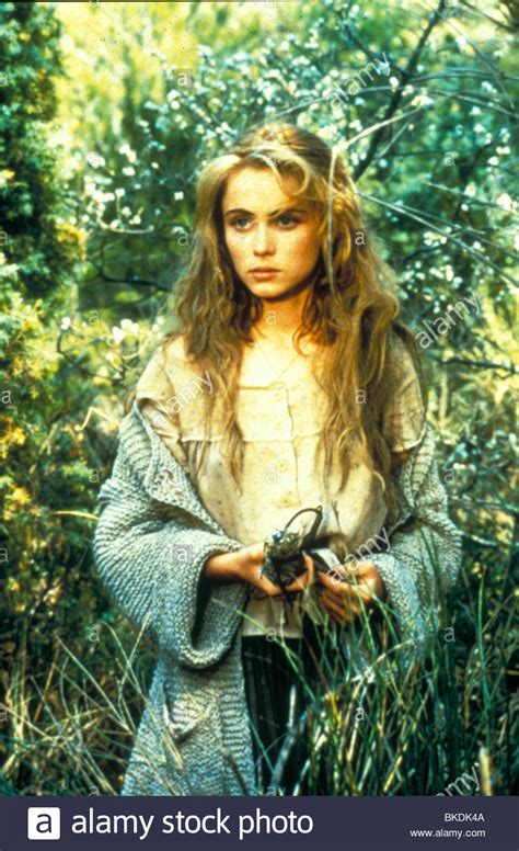 Si vous recherchez la solution de jeu : MANON DES SOURCES (1986) EMMANUELLE BEART MDSE 020 Stock ...