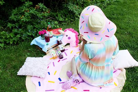 Was brauche ich, damit es für die familie und freunde ein unvergessliches event. DIY Picknick Ideen selber machen: Eis am Stiel und Einhorn ...