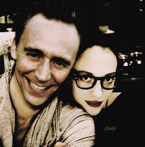 The movie opens may 6, 2011. Tom Hiddleston x Kat Dennings | Cose strane, Cose