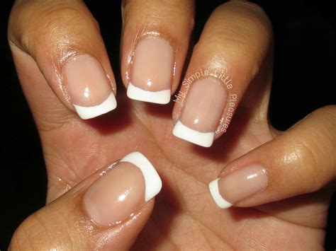 My Simple Little Pleasures: NOTD: Basic French Manicure + Tutorial