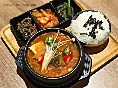 At myeongdong topokki, we serve popular korean street food & korean delicacies, letting you experience a glimpse of korea with your family and friends. Nikmati Korean Street Food di MyeongDong Topokki | JEJAKAKAULA