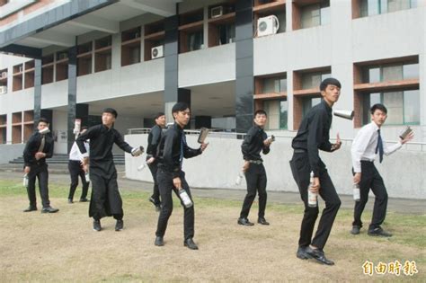 人文社會科學院 李 教育科技及發展部 財務及校園管理部 人力資源部 資訊科技部 圖書館 中國內地及國際事務處 香港公開大學 深圳辦事處 公共事務部 學術質素保證處 教. 八家將練出調酒冠軍 代表台灣出賽 - 生活 - 自由時報電子報