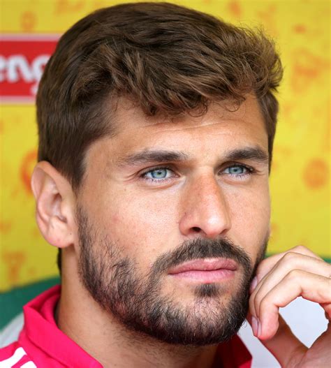 Fernando llorente vuelve a relatar cómo el club partenopeo insistió en quitárselo de encima después de la salida de ancelotti. Fernando Llorente | Guys, How to look better
