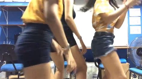 Veja mais ideias sobre meninas dançando funk, menina dançando, garotas tumblr rosto. Meninas dançando funk Vídeo | Dança de funk, Meninas ...