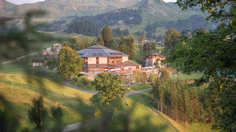 Stoos is a village located in the municipality of morschach. STETS EIN WAHRER GENUSS: DAS HOTEL STOOS - world of wellness