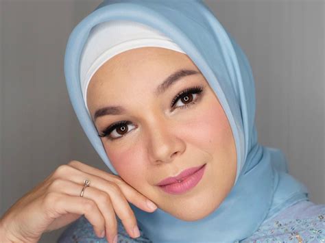 Free download rf dewi for macos, windows, sketch, figma, photoshop and web site. Mulai Dari Nude Hingga Bold, Ini Inspirasi Makeup Ala Dewi ...