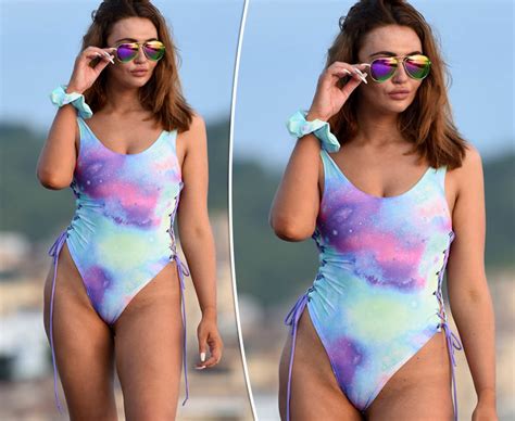 L'expression tire son origine de la similitude avec les deux orteils du pied d'un dromadaire. Vicky Pattison weight loss upstaged by camel toe | Daily Star