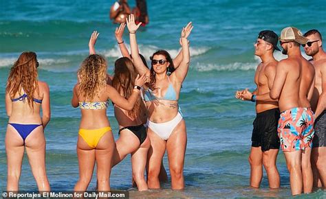When matty tells jenna she should come, jenna is uncertain if jenna tries to keep everything in balance, but the stress of college applications and boy drama leaves her final spring break on the verge of falling apart. Spring breakers ordered to leave South Beach after ...