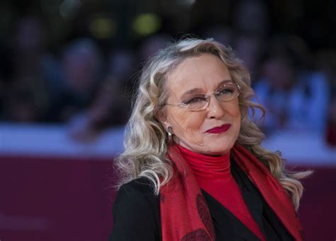 Eleonora giorgi walks a red carpet for 'borotalco' during the 12th rome film fest at auditorium parco della. Eleonora Giorgi età, altezza, peso, marito, figli ...