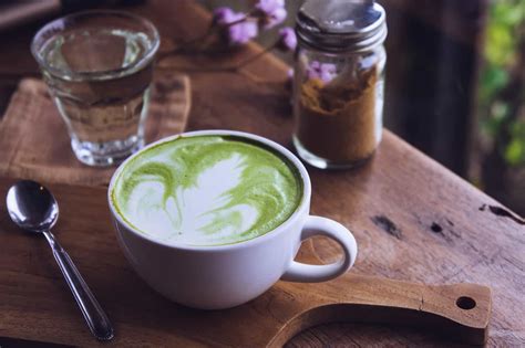 How to make matcha latte art like a pro. Matcha latte: prečo sa odporúča jeho konzumácia?