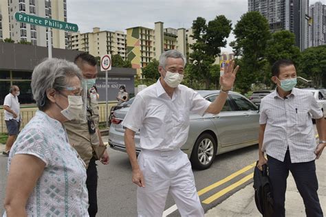 Mr lee hsien loong is delivering his eulogy and i just want to hug him. GE2020: Lee Hsien Loong & Ho Ching arrive at Alexandra ...