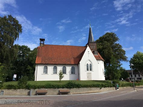 Lübeck, 2 zi., 150 qm, kalt 1.500 euro, warm 1.800 euro, nk 300 euro. Matthias-Claudius-Kirche, Reinfeld. September 2015 ...