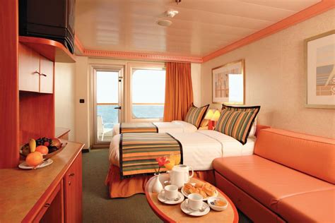 Additional suite amenities include priority boarding complimentary spumante bottle in cabin and personal butler service. Costa Fortuna | Cruiserecensies