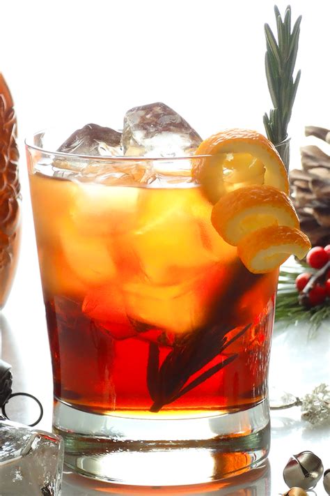 These exact christmas cocktails will get you through the holidays. Christmas Bourbon Cocktails : Cranberry Bourbon Smash ...