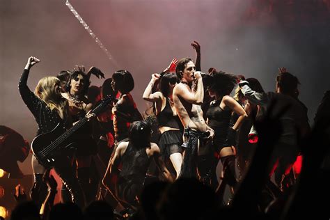 Måneskin VMAs performance censored after wardrobe malfunction