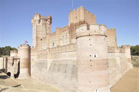 Med vores priser sparer du penge på mere interessante calle de leopoldo cano 4, valladolid city centre, valladolid, spanien. La Mota Castle (Valladolid, Spanien) Stockfoto - Bild von ...