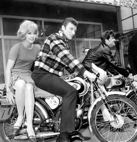 Les deux artistes se rencontrent en 1961 à l'olympia, grâce au. Sylvie Vartan et Johnny Hallyday en 1963 - Photo et ...