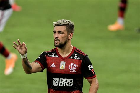 Quem está fora dos planos para 2021. Arrascaeta desabafa após derrota do Flamengo: 'Esse time ...